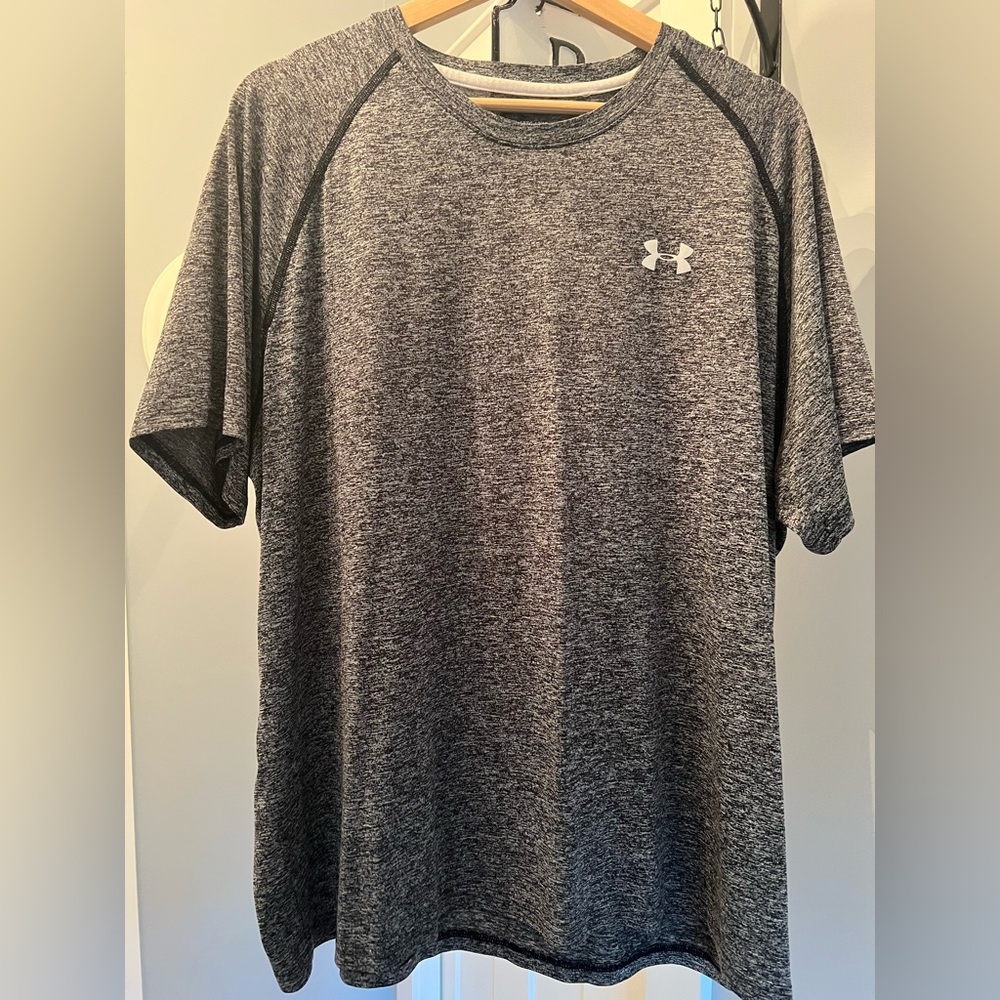 Men’s Under Armour tee